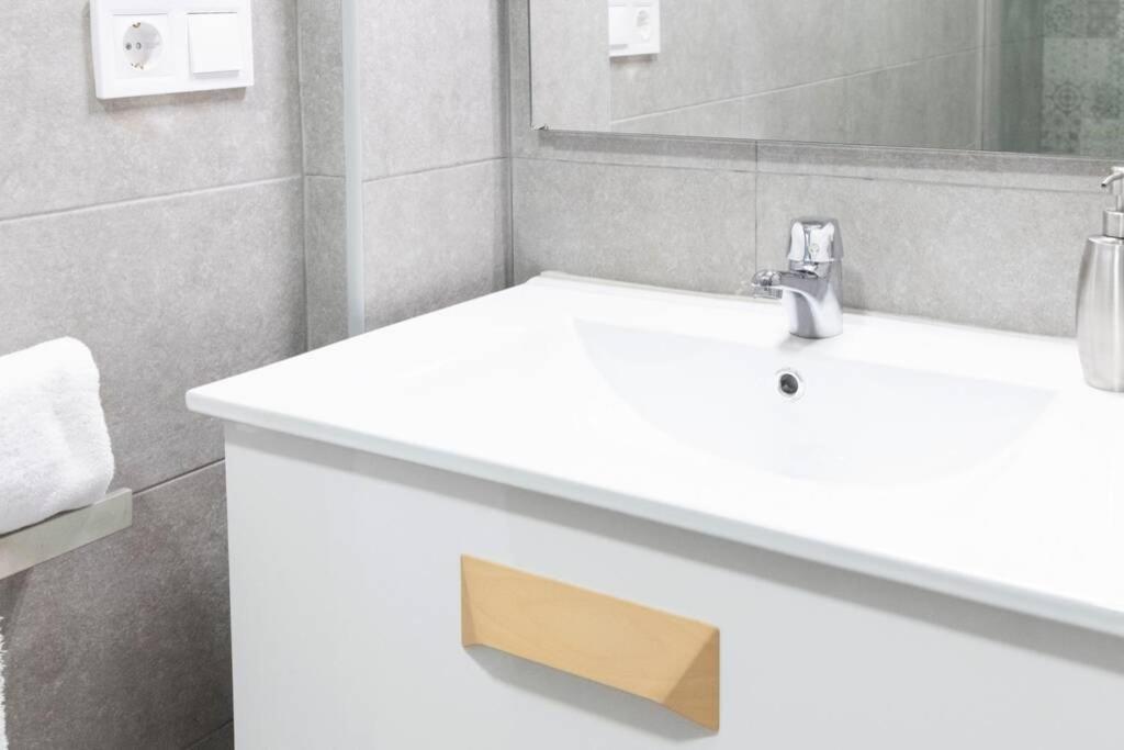 Magnifico Apartamento En Los Remedios เซบีญา ภายนอก รูปภาพ