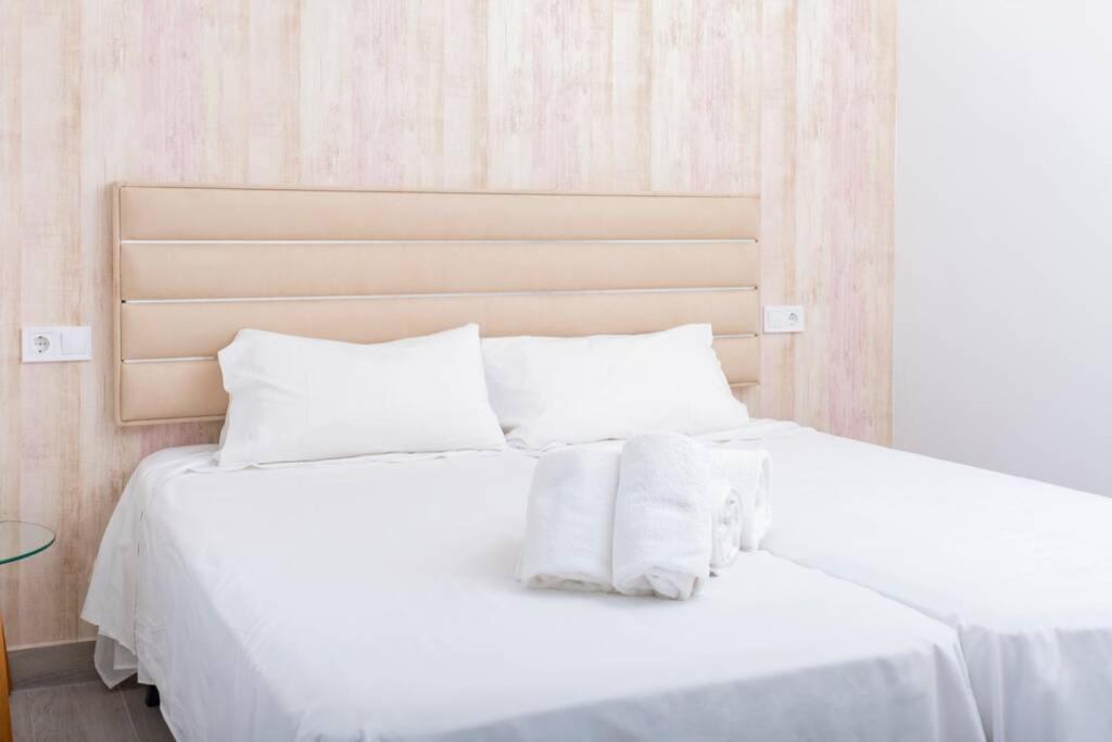 Magnifico Apartamento En Los Remedios เซบีญา ภายนอก รูปภาพ